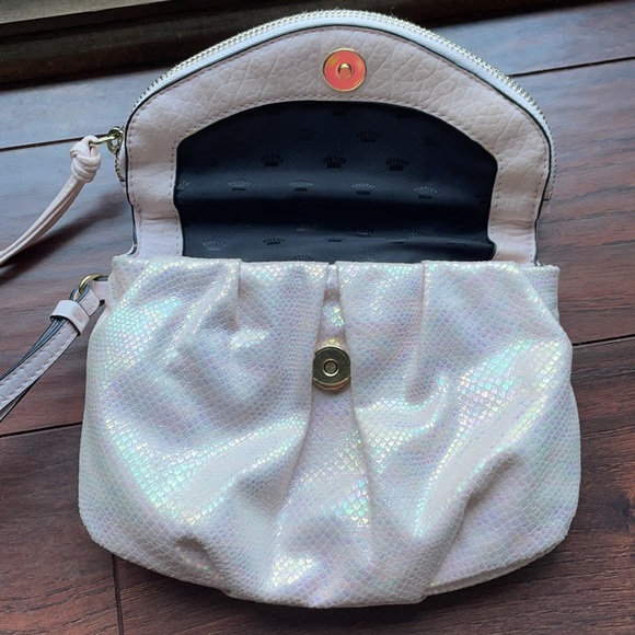 NWOT JUICY PINK IRIDESCENT WRISTLET - Picture 3 of 7